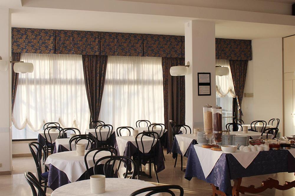 Hotel Grand Meeting Rimini Exteriér fotografie